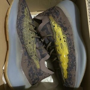 Adidas Yeezy Boost 380 Men's Size 11 M Mustard Brown and Yellow